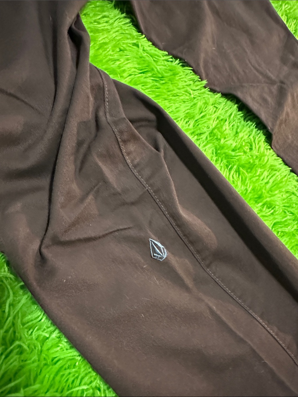 Volcom Modern Fit maroon Casual Pants 36 - Picture 3 of 5
